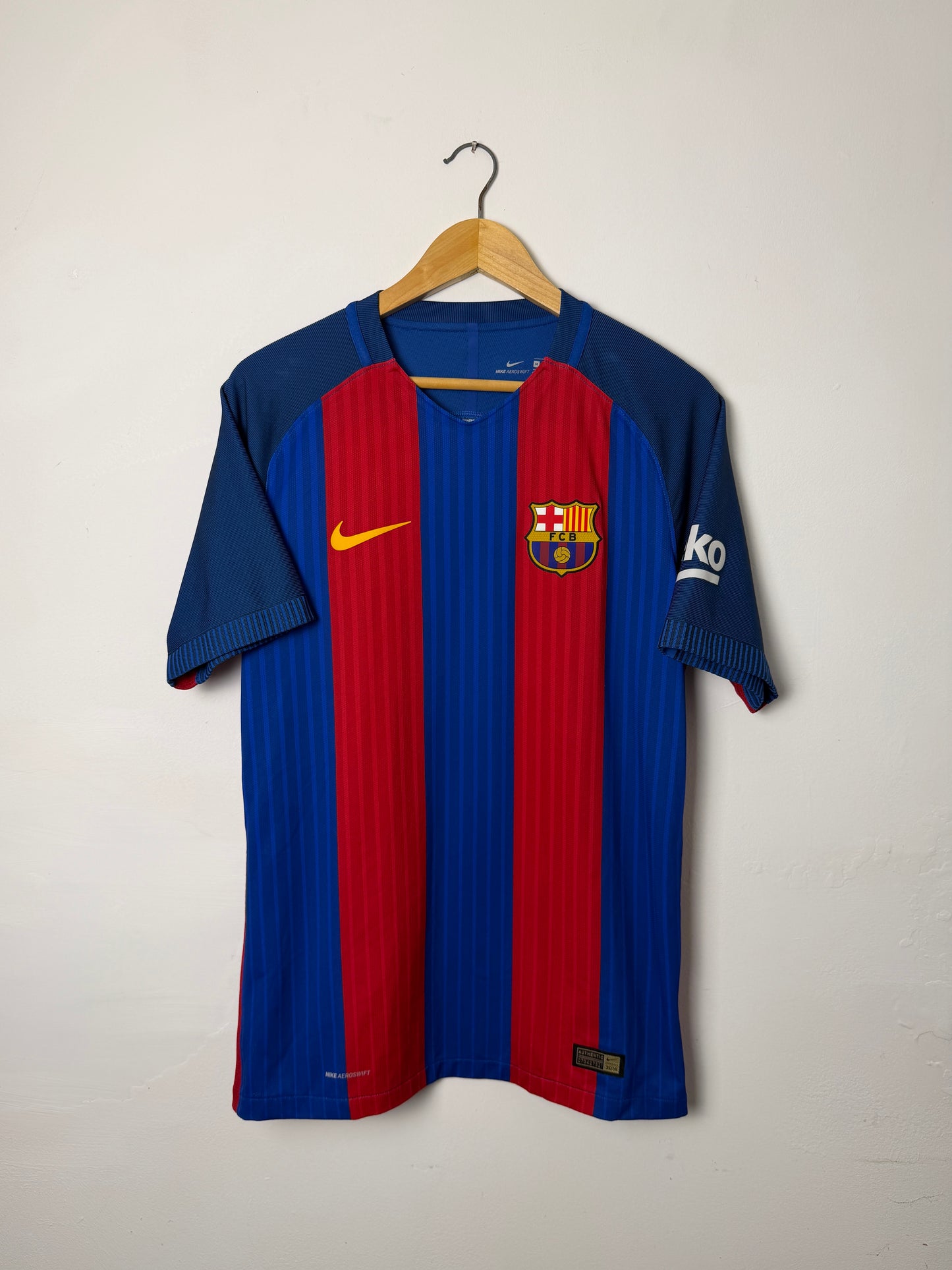 Lionel Messi FC Barcelona 2016-17 AEROSWIFT home football shirt (M)