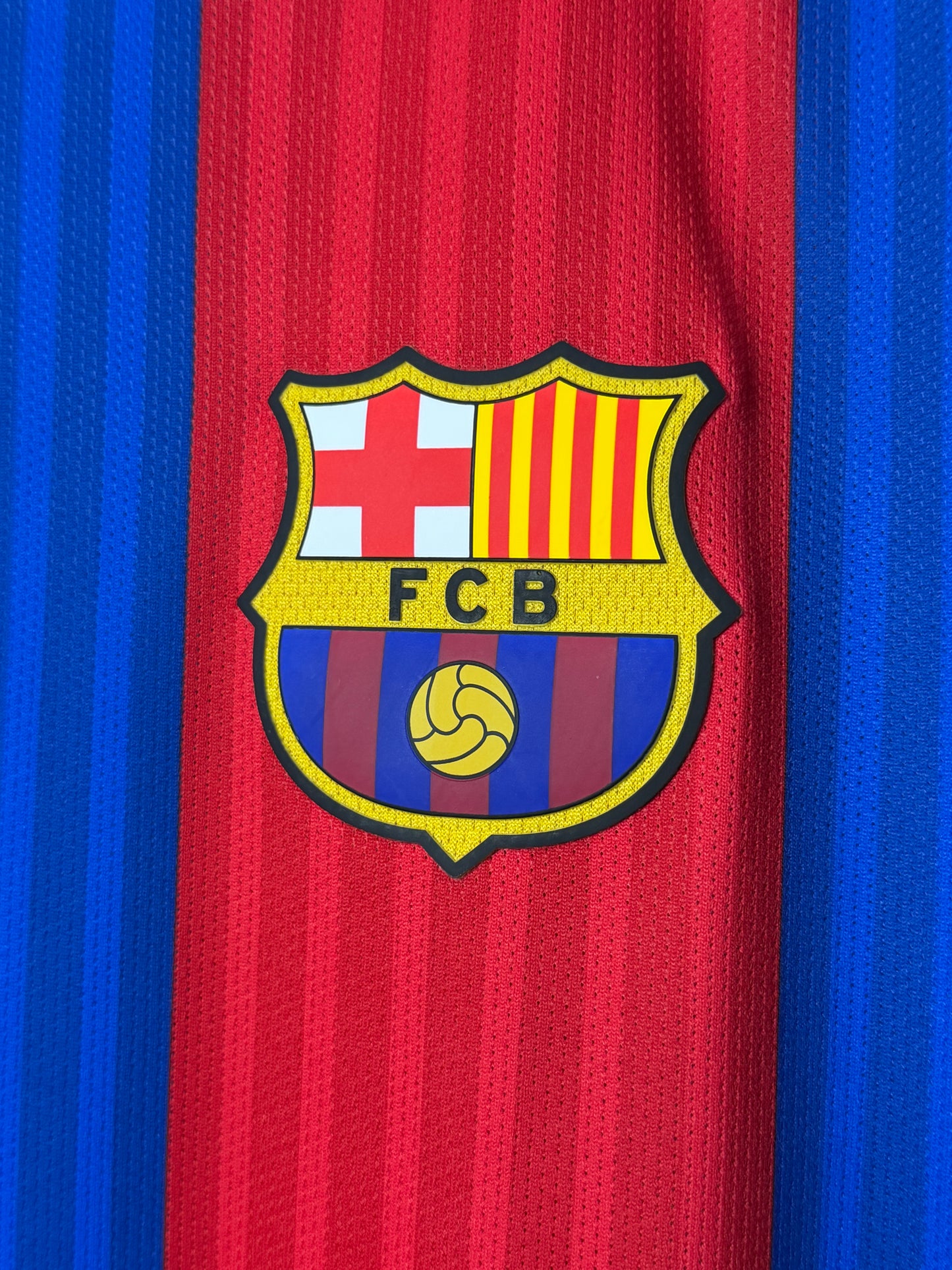 Lionel Messi FC Barcelona 2016-17 AEROSWIFT home football shirt (M)