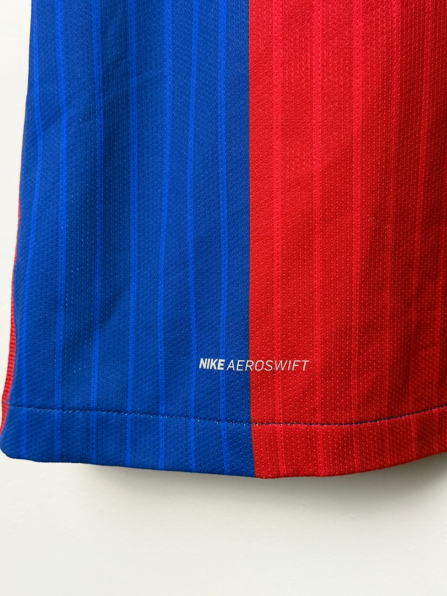 Lionel Messi FC Barcelona 2016-17 AEROSWIFT home football shirt (M)