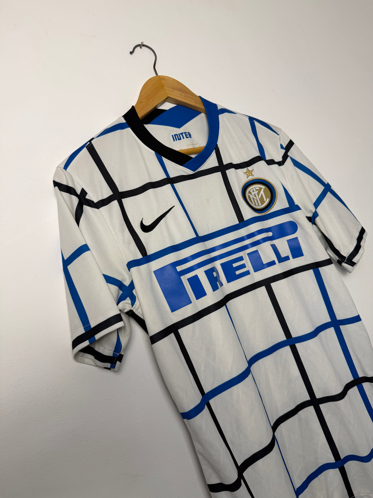 Lautaro Martinez Inter Milan 2020-21 away football shirt (M)