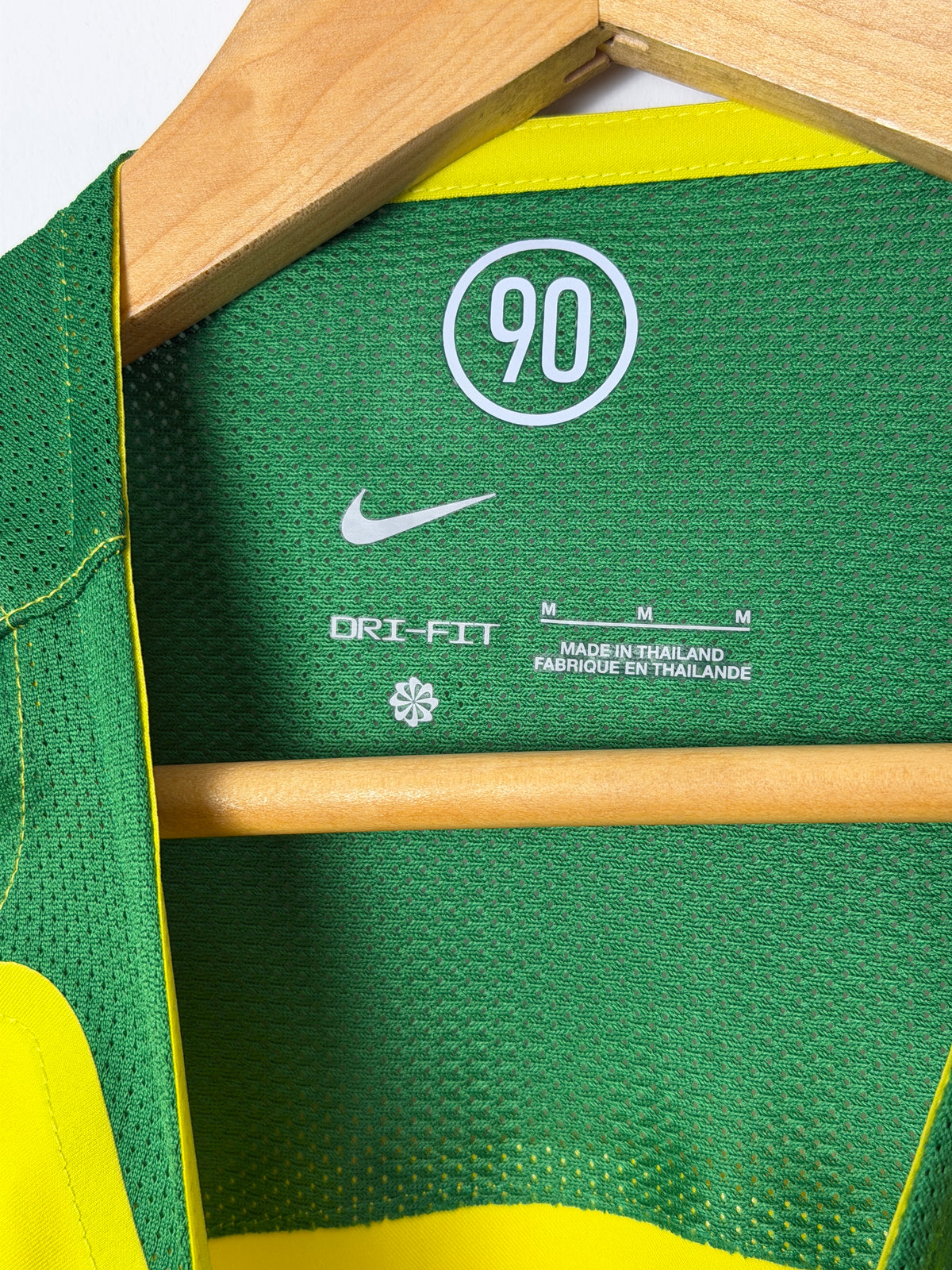Brazil 2004 re-issue home football shirt (M)
