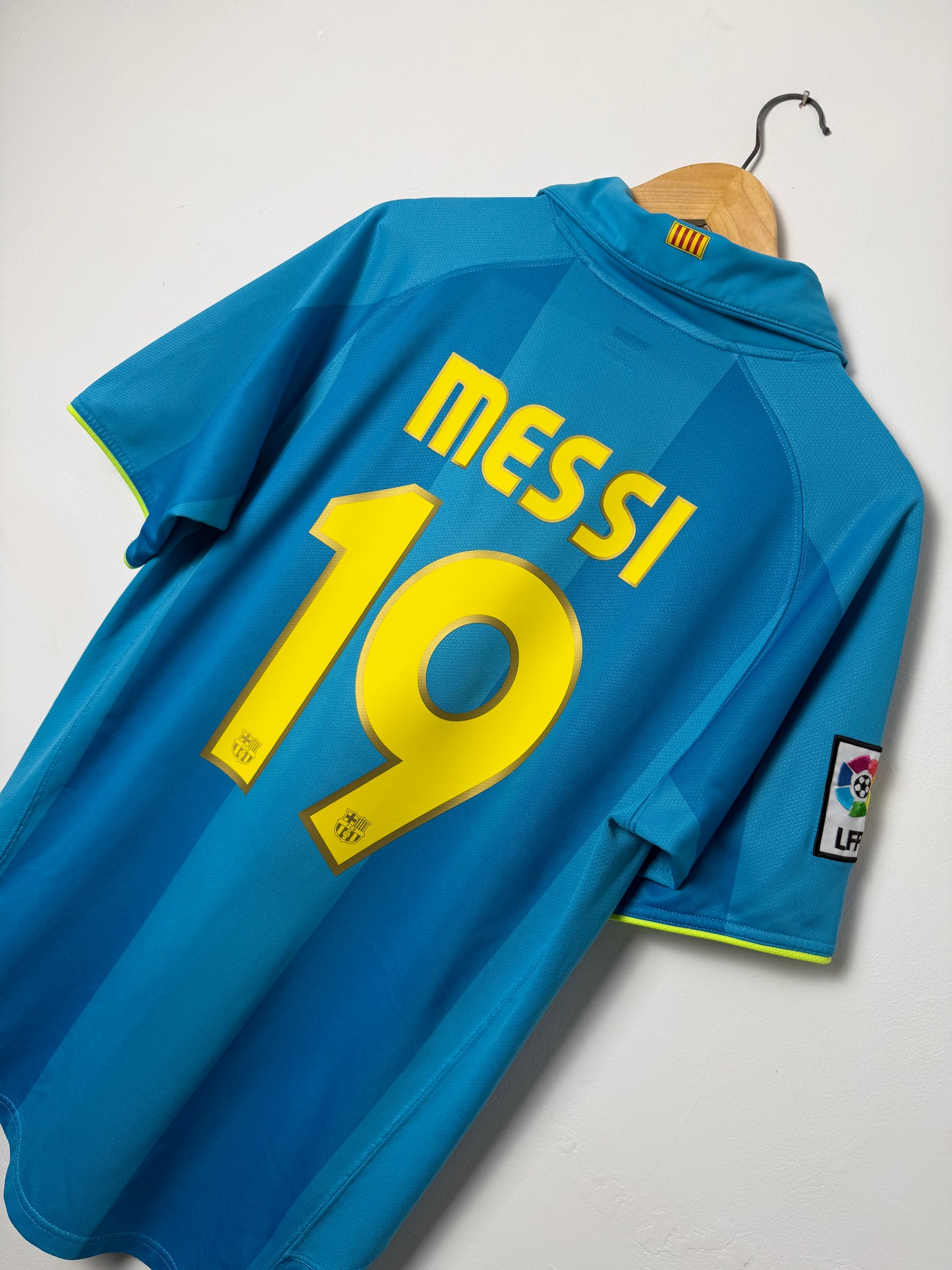 Lionel Messi FC Barcelona 2007-08 away football shirt (M)