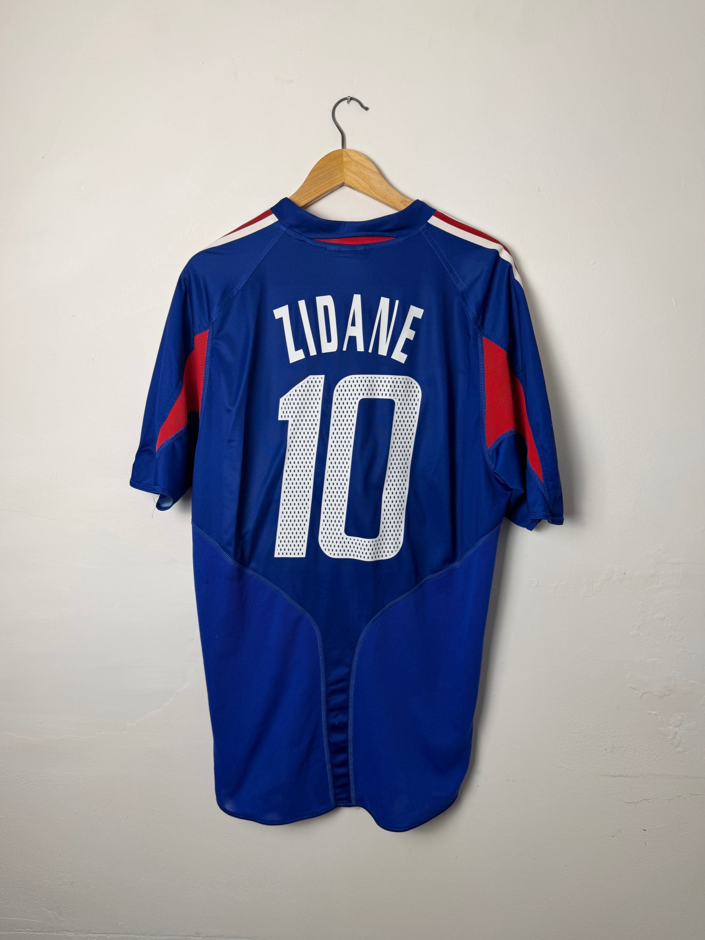 Zinedine Zidane France 2004 home football shirt (L)