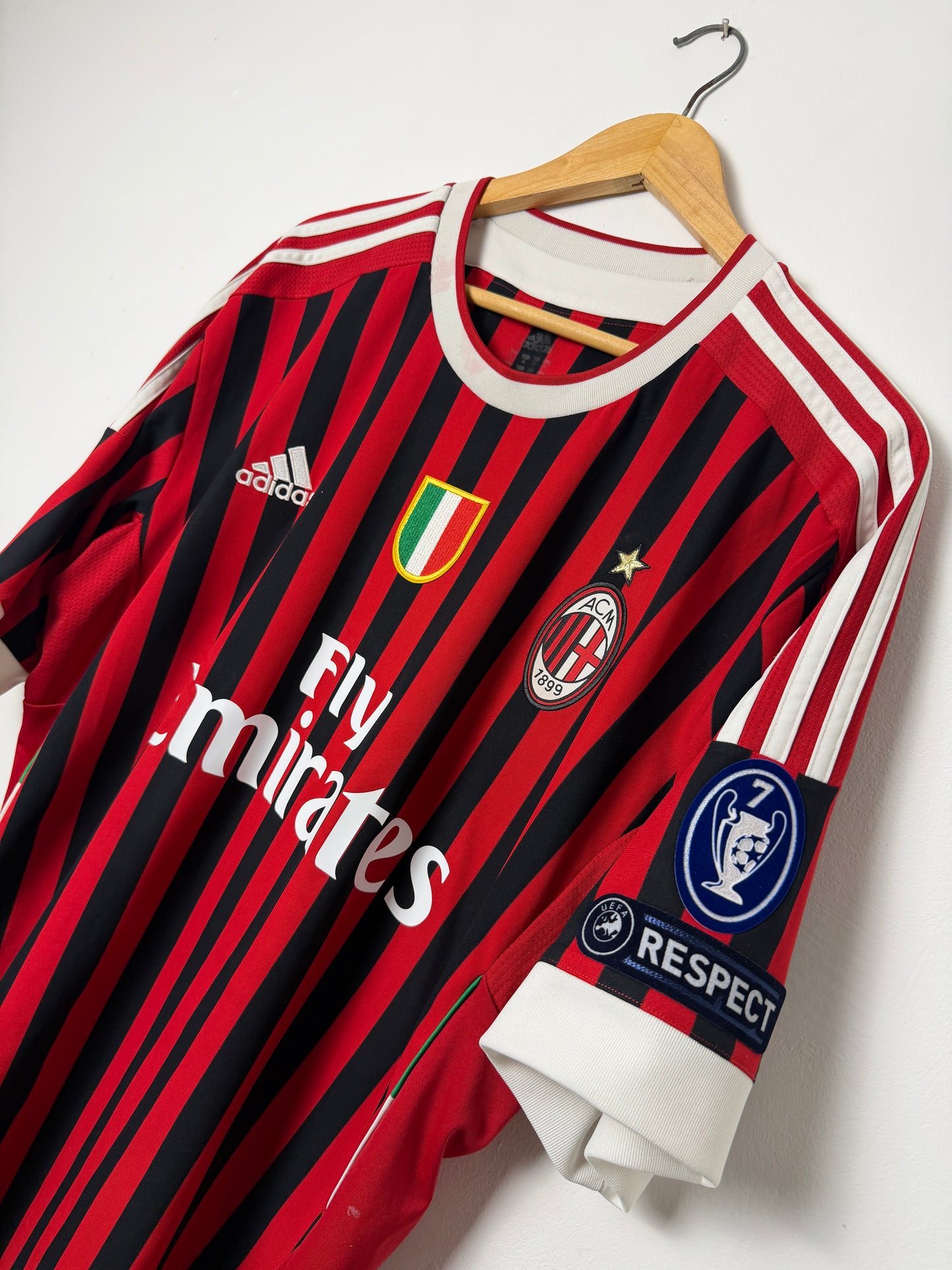 Zlatan Ibrahimovic AC Milan 2011-12 home football shirt (XL)