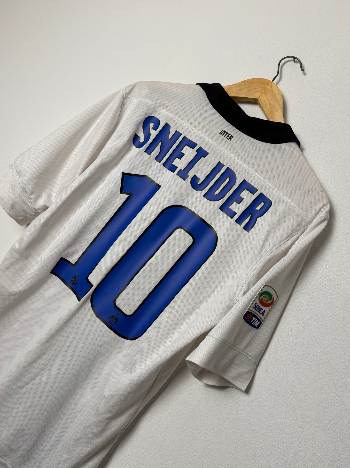 Wesley Sneijder Inter Milan 2011-12 home football shirt (M)