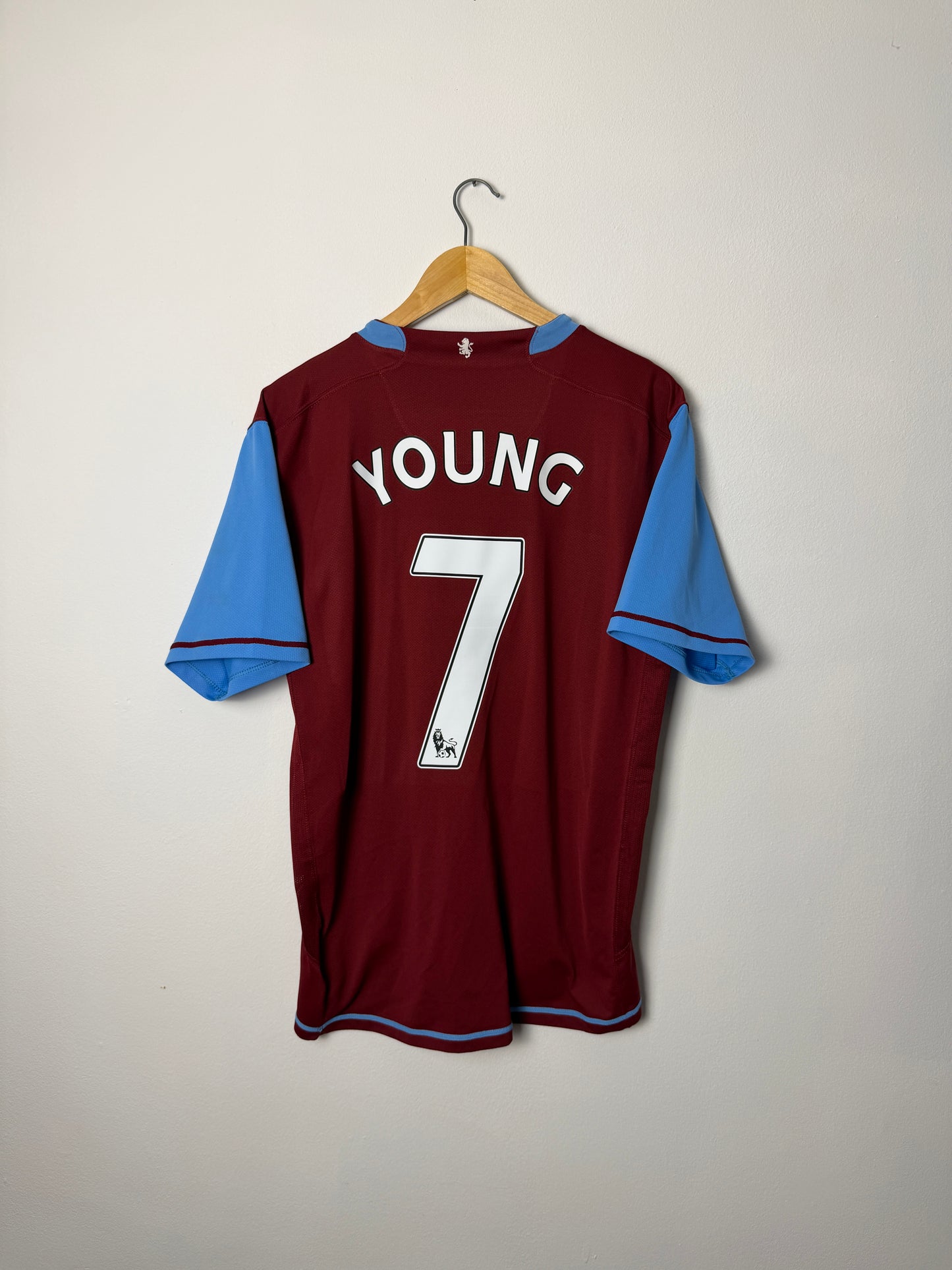 Ashley Young Aston Villa 2007-08 home football shirt (L)
