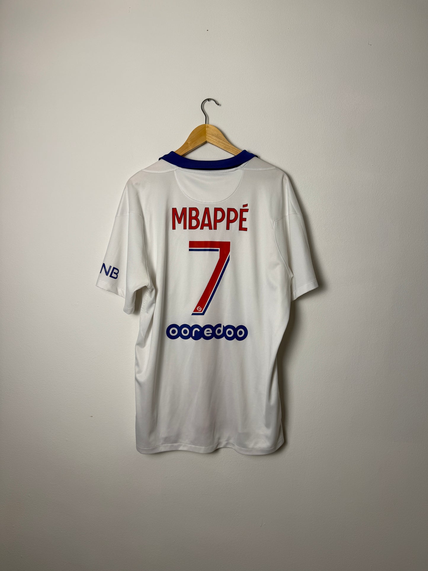 Kylian Mbappe PSG 2020-21 away football shirt (XL)
