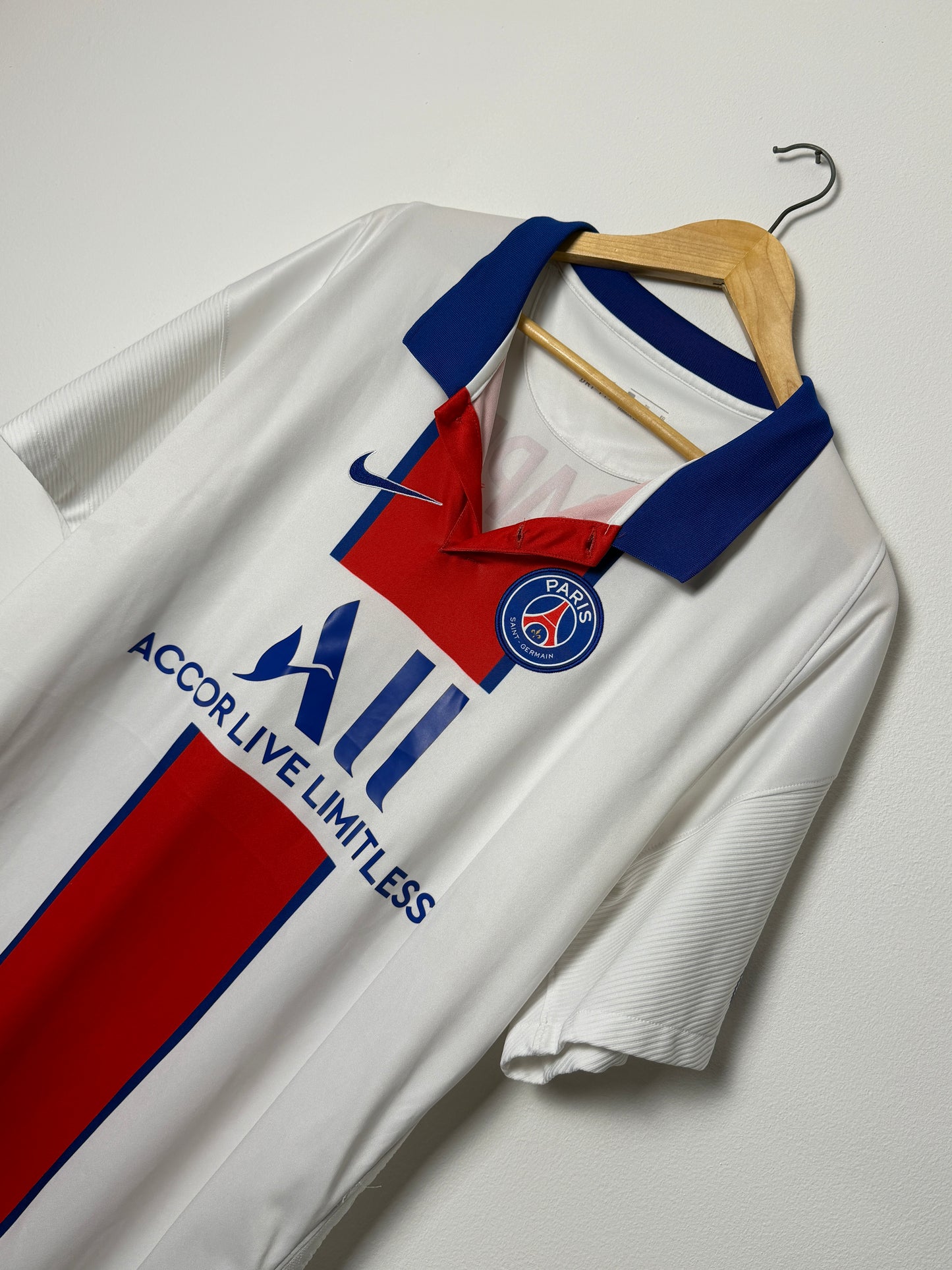 Kylian Mbappe PSG 2020-21 away football shirt (XL)