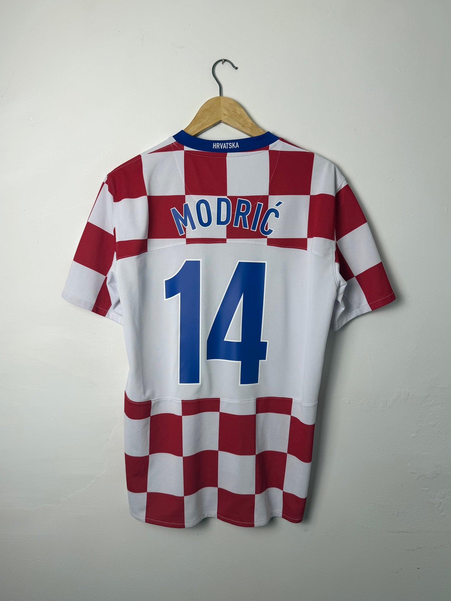 Luka Modric Croatia 2008 home football shirt (M)