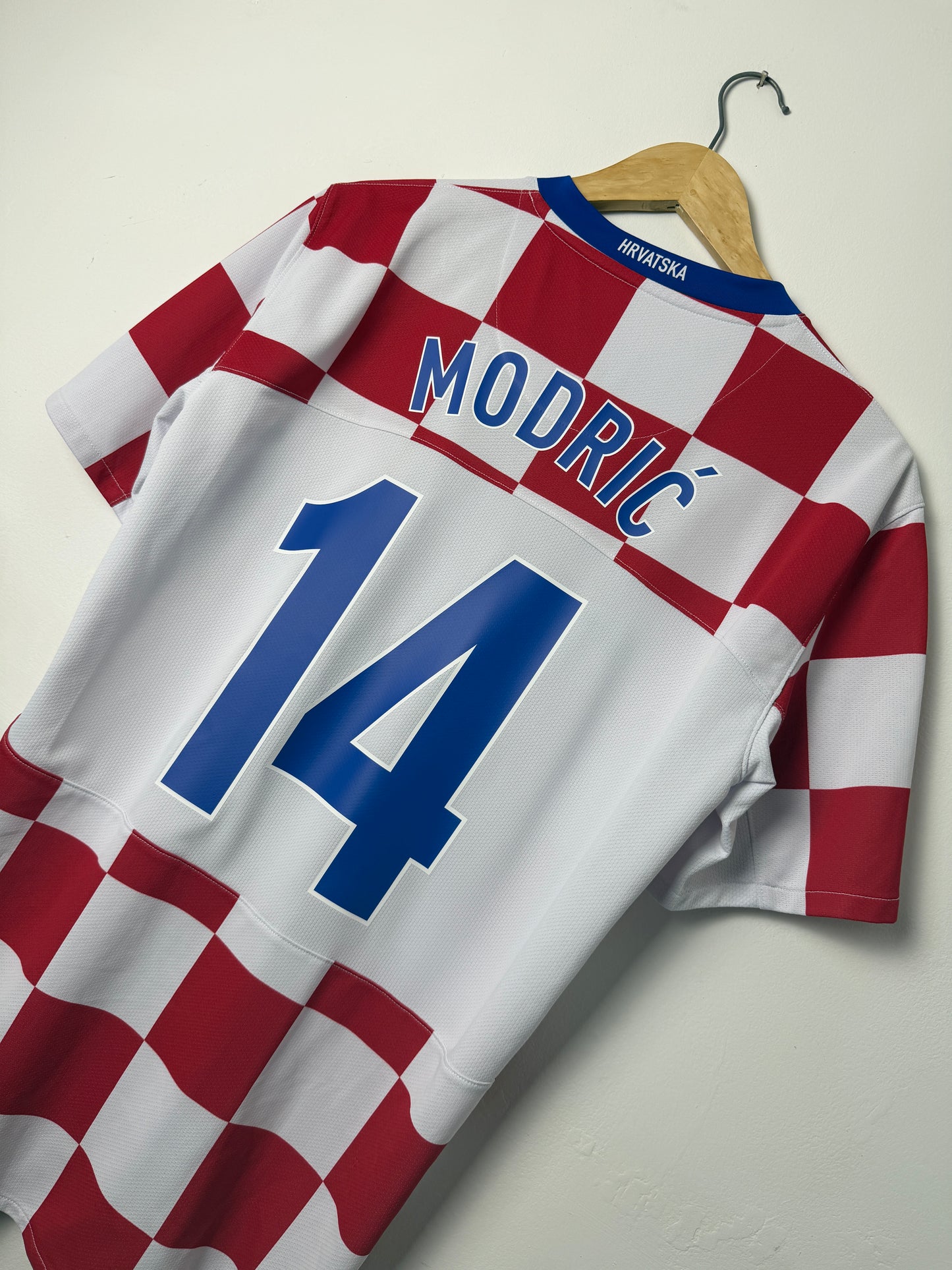 Luka Modric Croatia 2008 home football shirt (M)