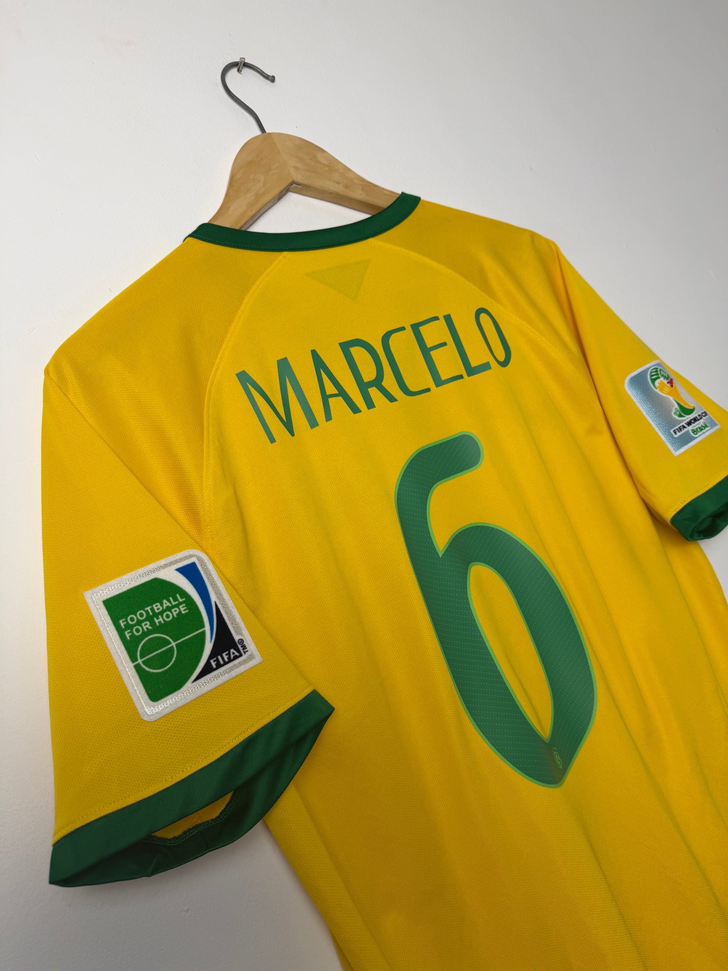 Marcelo Brazil 2014 World Cup home football shirt (M)