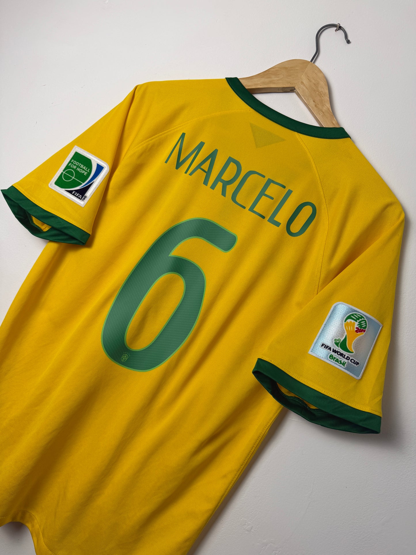 Marcelo Brazil 2014 World Cup home football shirt (M)