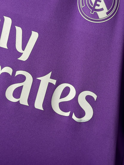 Cristiano Ronaldo Real Madrid CF 2016-17 away football shirt (M)