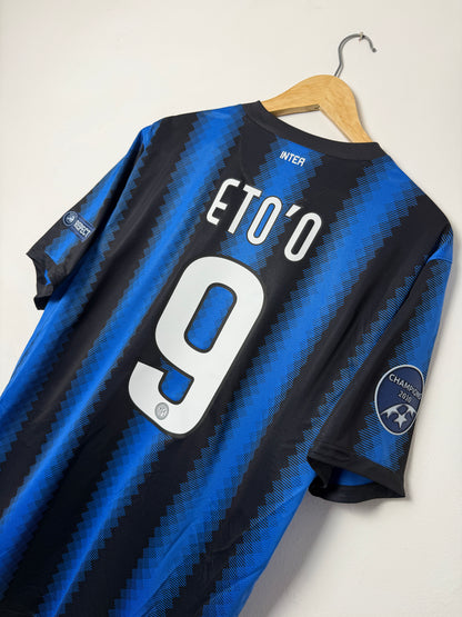 Samuel Eto'o Inter Milan 2010-11 home football shirt (L)