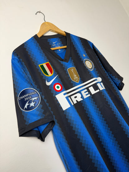 Samuel Eto'o Inter Milan 2010-11 home football shirt (L)