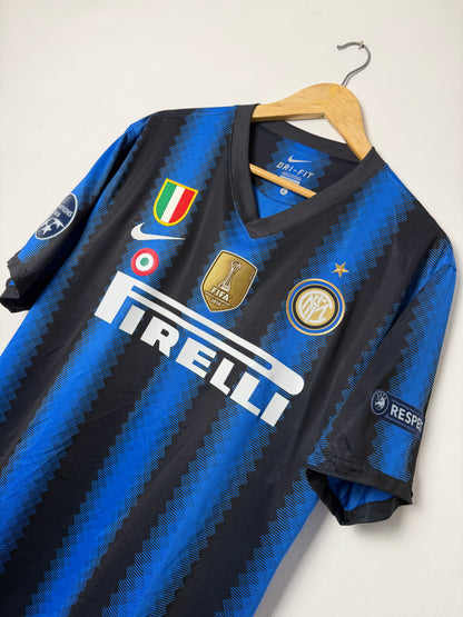 Samuel Eto'o Inter Milan 2010-11 home football shirt (L)