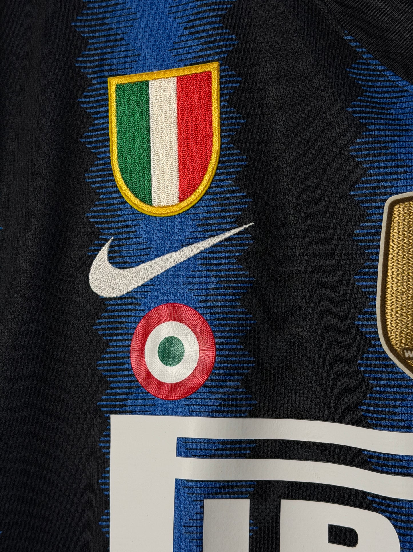 Samuel Eto'o Inter Milan 2010-11 home football shirt (L)