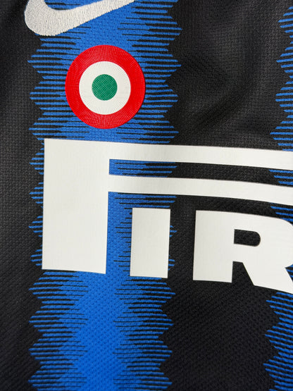 Samuel Eto'o Inter Milan 2010-11 home football shirt (L)