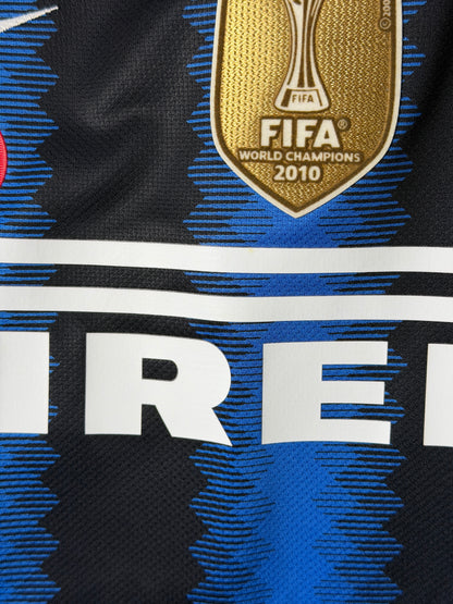 Samuel Eto'o Inter Milan 2010-11 home football shirt (L)