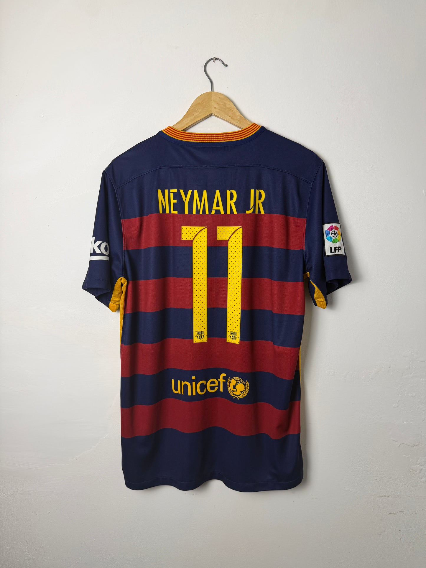 Neymar JR FC Barcelona 2015-16 home football shirt (L)