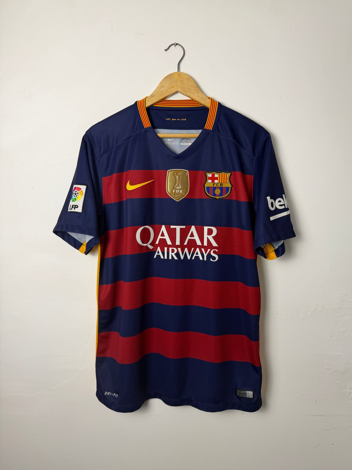 Neymar JR FC Barcelona 2015-16 home football shirt (L)
