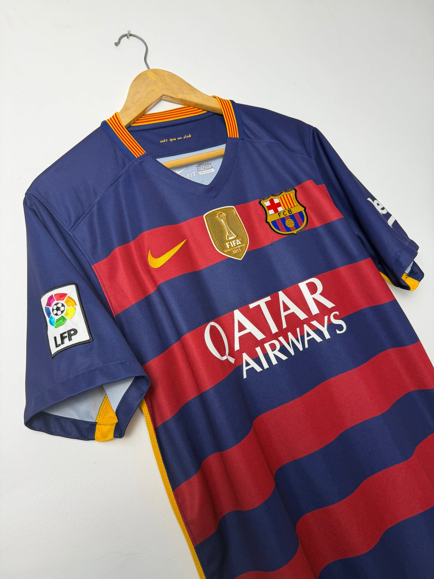 Neymar JR FC Barcelona 2015-16 home football shirt (L)