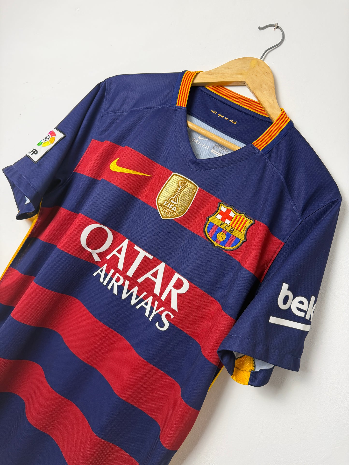 Neymar JR FC Barcelona 2015-16 home football shirt (L)