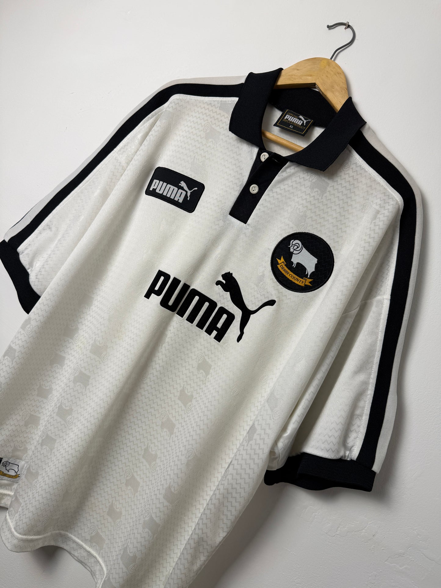 Derby County 1997-98 home football shirt (XL)