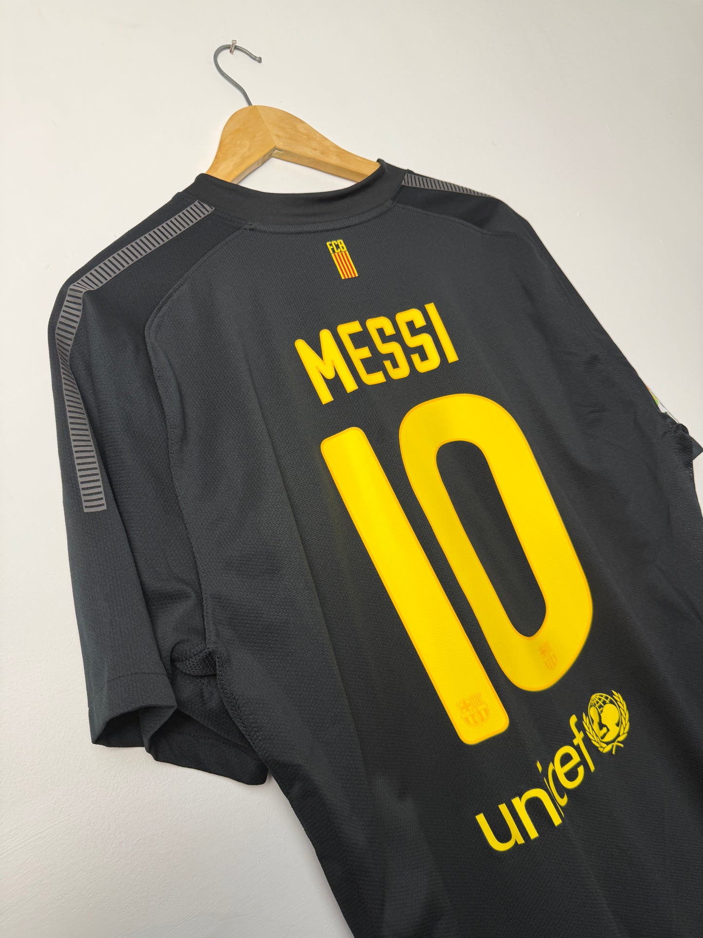 Lionel Messi FC Barcelona 2011-12 away football shirt (XL)