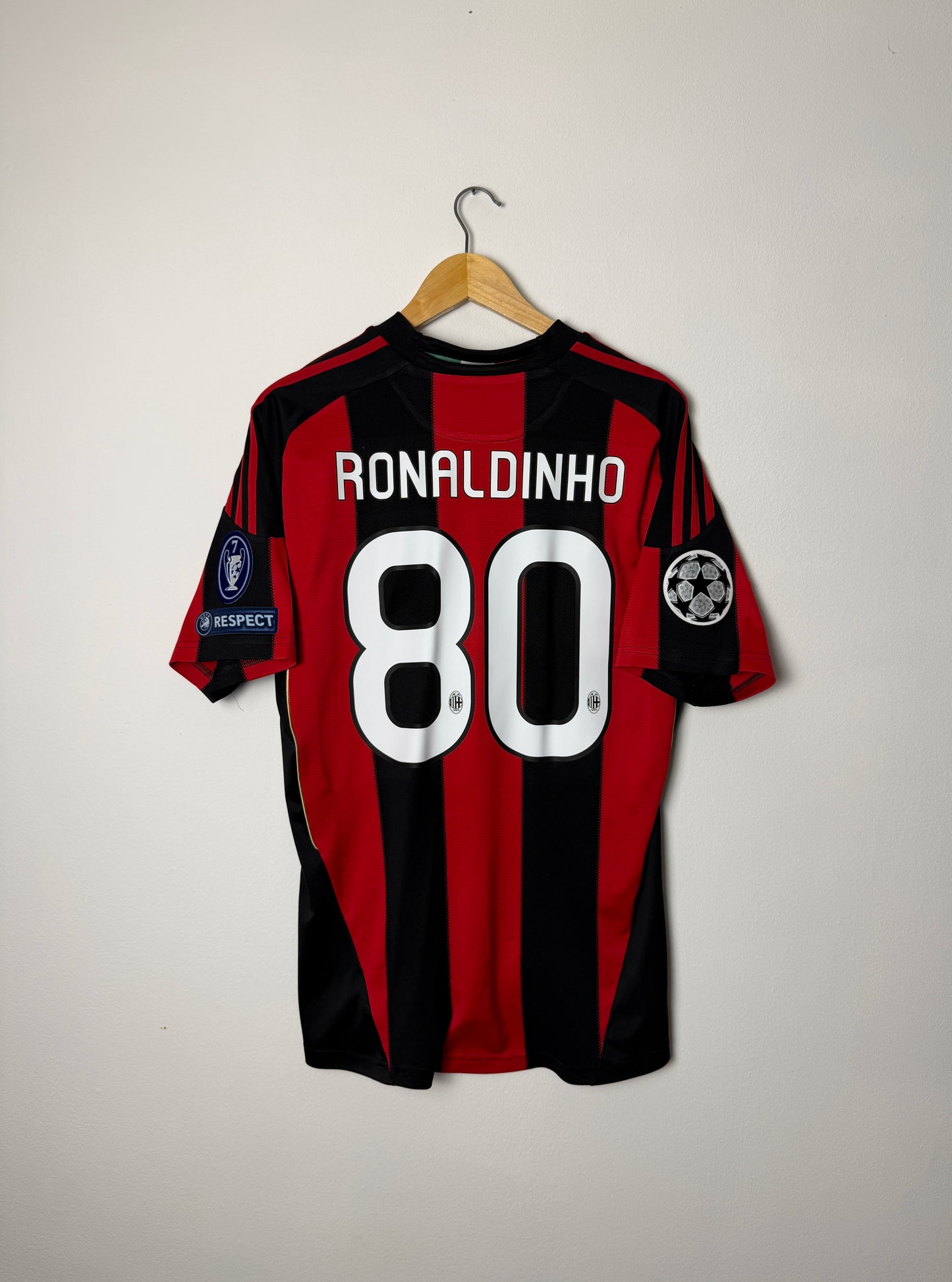 Ronaldinho AC Milan 2010-11 home football shirt (M)