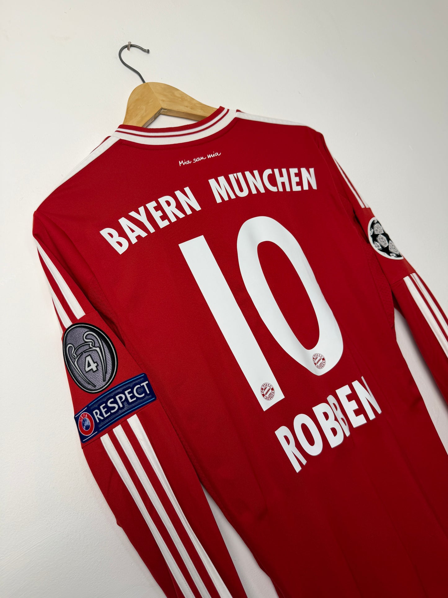 Arjen Robben FC Bayern Munich 2013-14 long sleeve home football shirt (S)