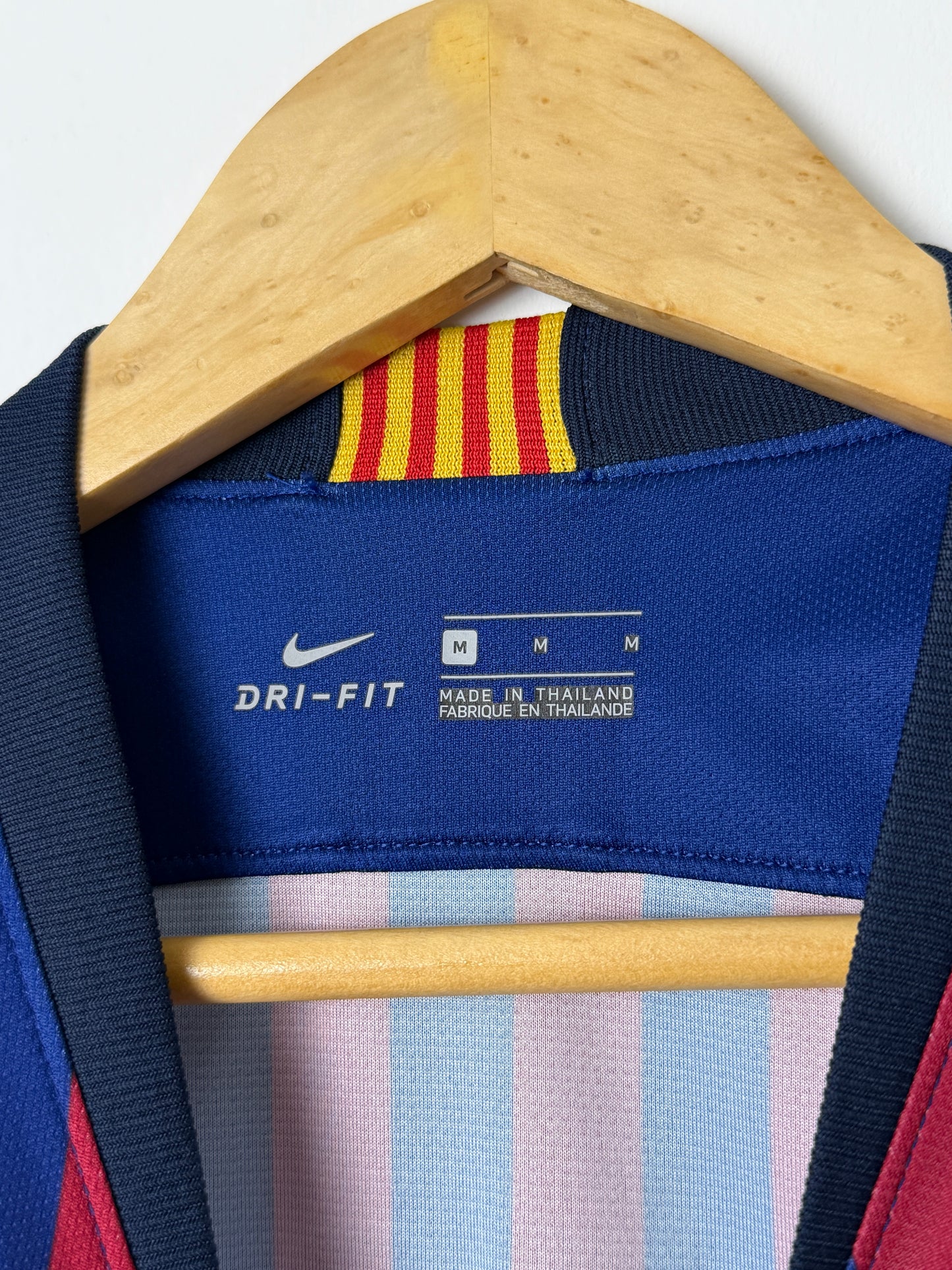 Lionel Messi FC Barcelona 2018-19 home football shirt (M)