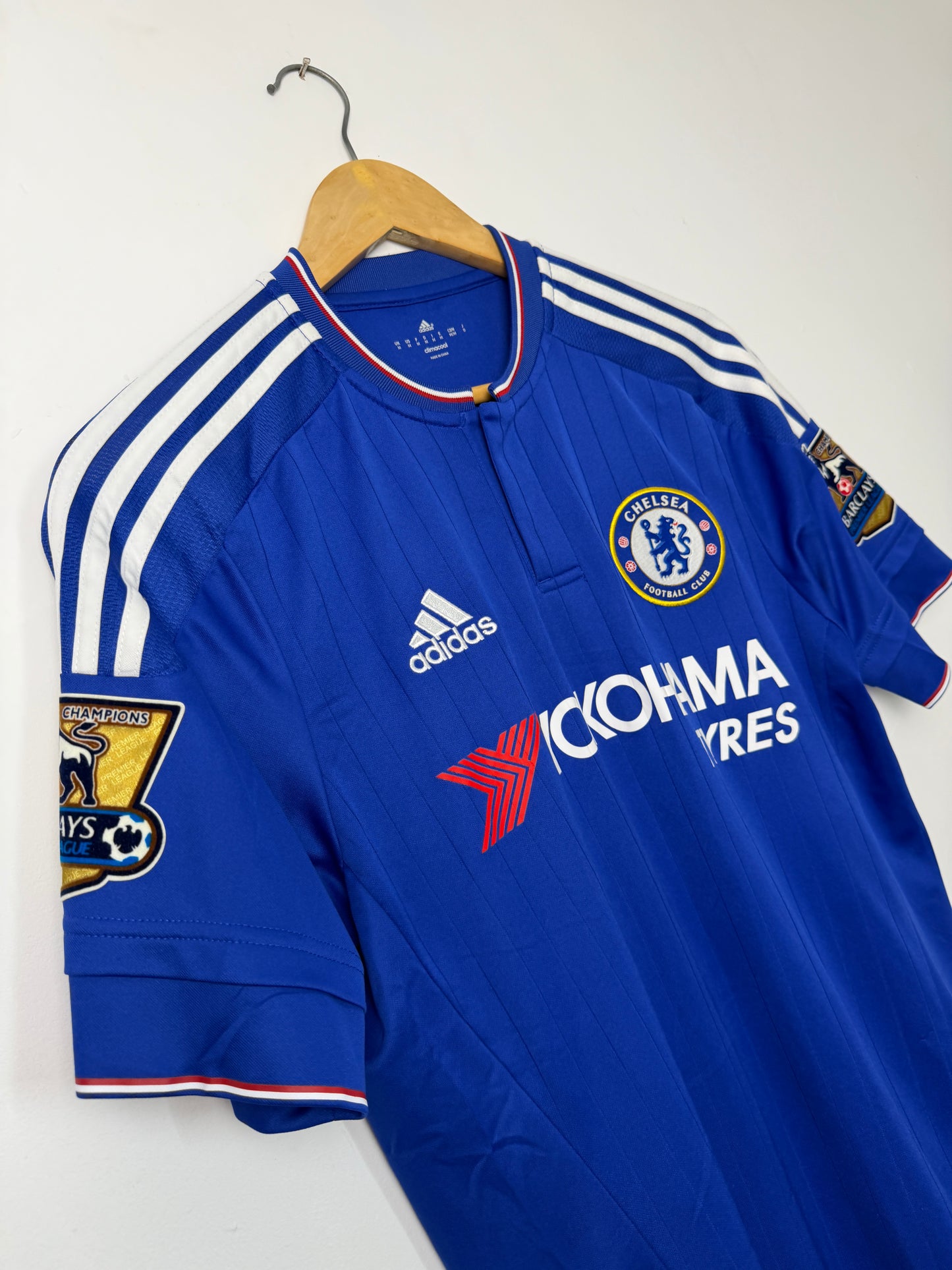 Eden Hazard Chelsea FC 2015-16 home football shirt (M)
