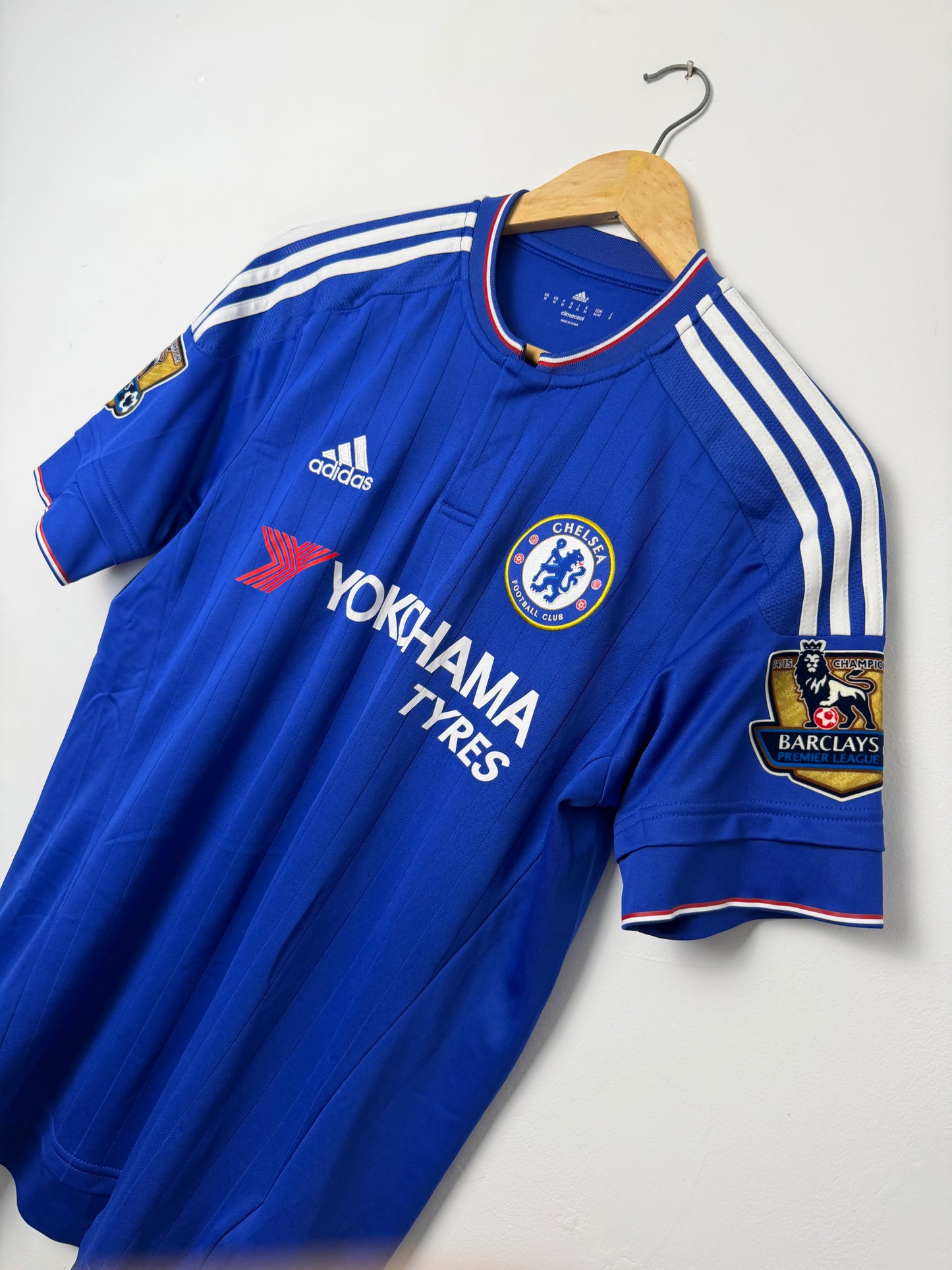 Eden Hazard Chelsea FC 2015-16 home football shirt (M)