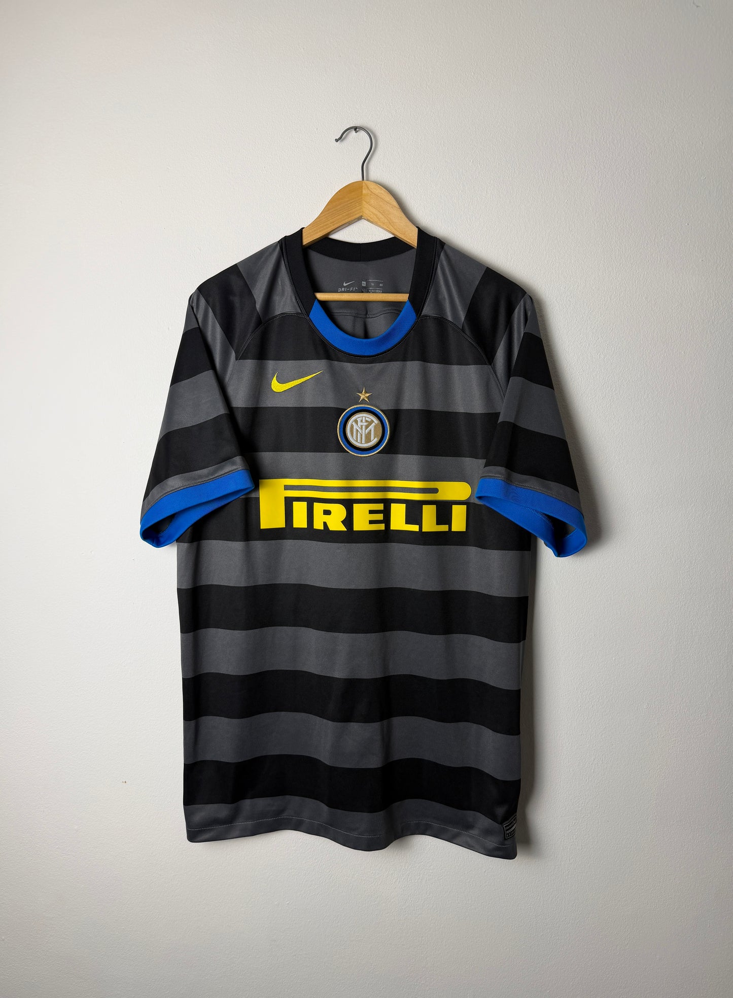 Lautaro Martinez Inter Milan 2020-21 third football shirt (XL)