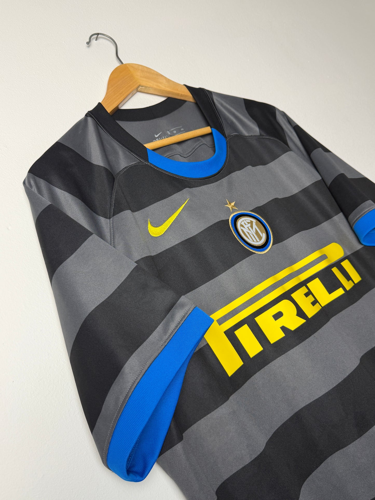 Lautaro Martinez Inter Milan 2020-21 third football shirt (XL)