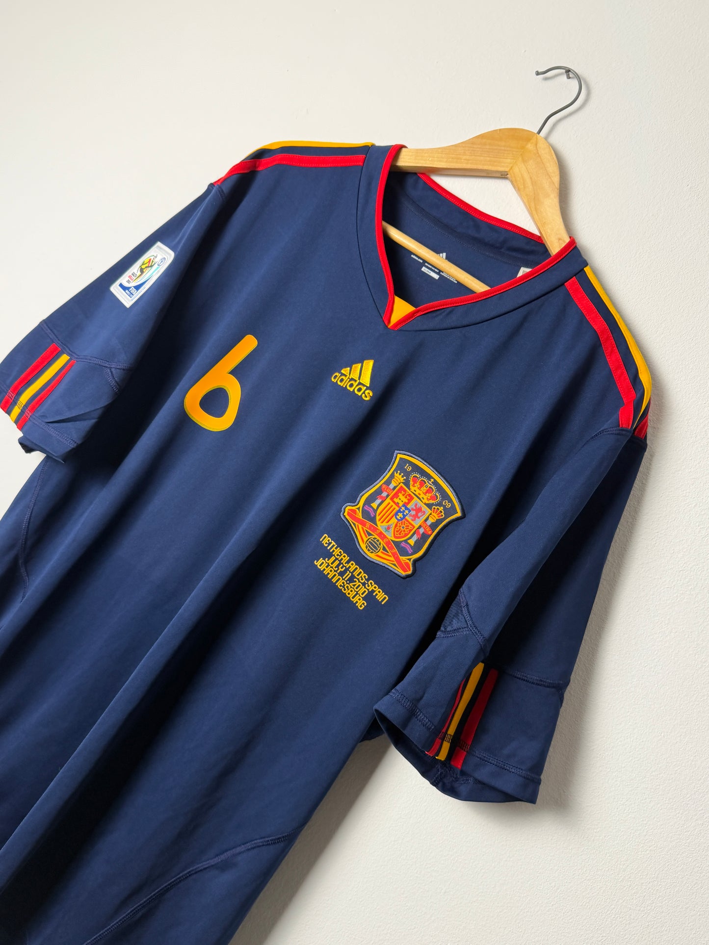 Andres Iniesta Spain 2010 World Cup final away football shirt (XXL)