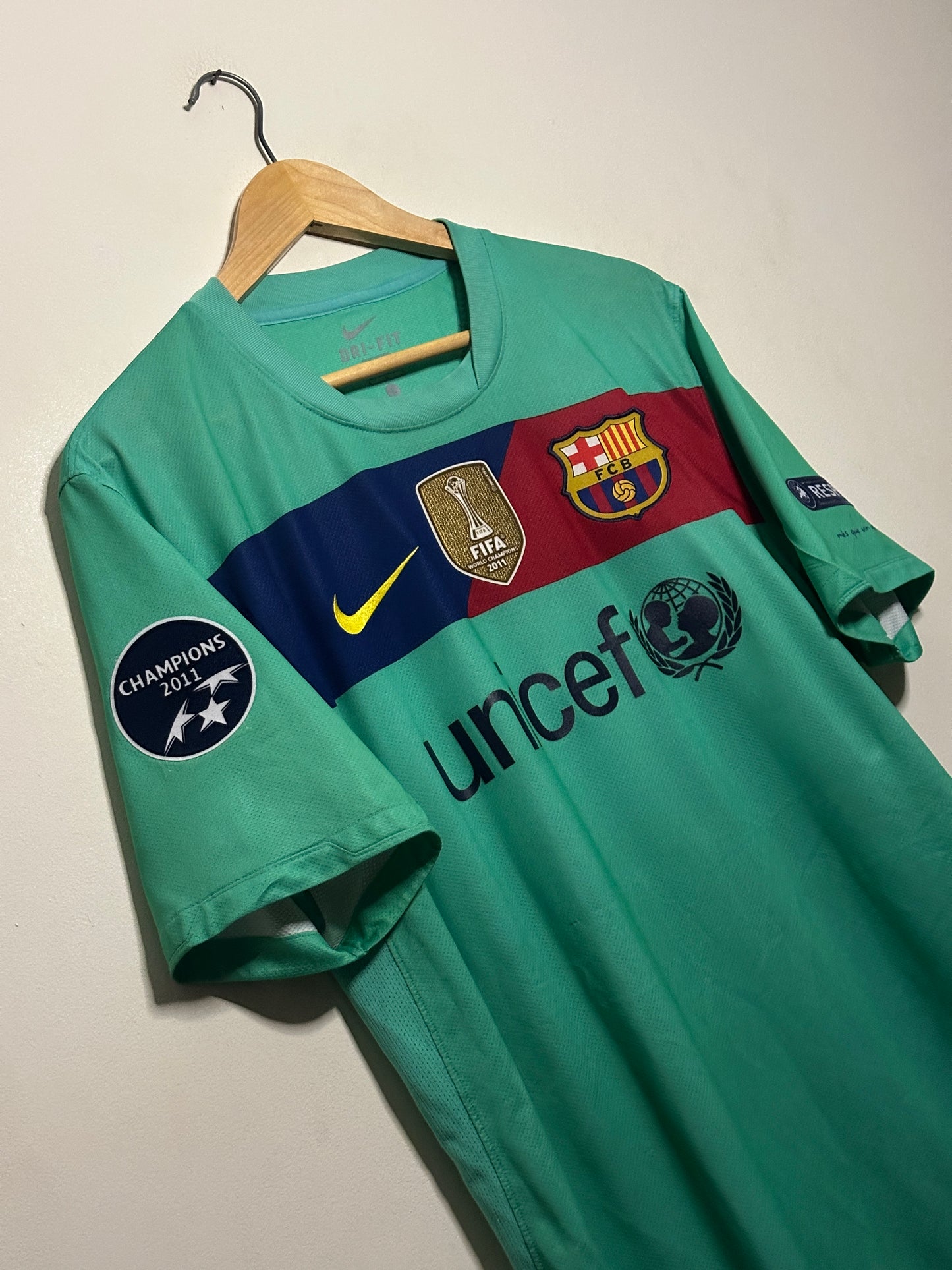 Lionel Messi FC Barcelona 2011-12 third football shirt (L)