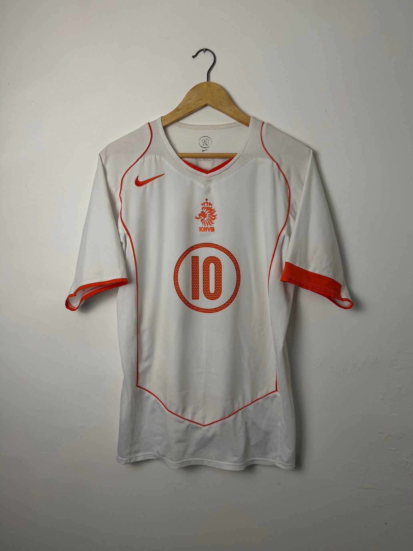 Ruud Van Nistelrooy Netherlands 2004 away football shirt (L)
