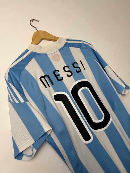 Lionel Messi Argentina 2010 home football shirt (L)
