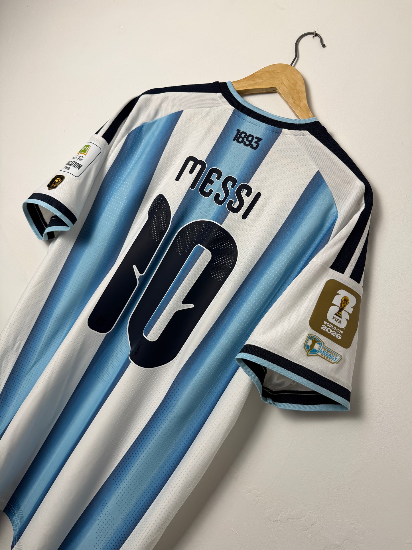 Lionel Messi Argentina 2026 World Cup CLIMACOOL+ home football shirt (XL)