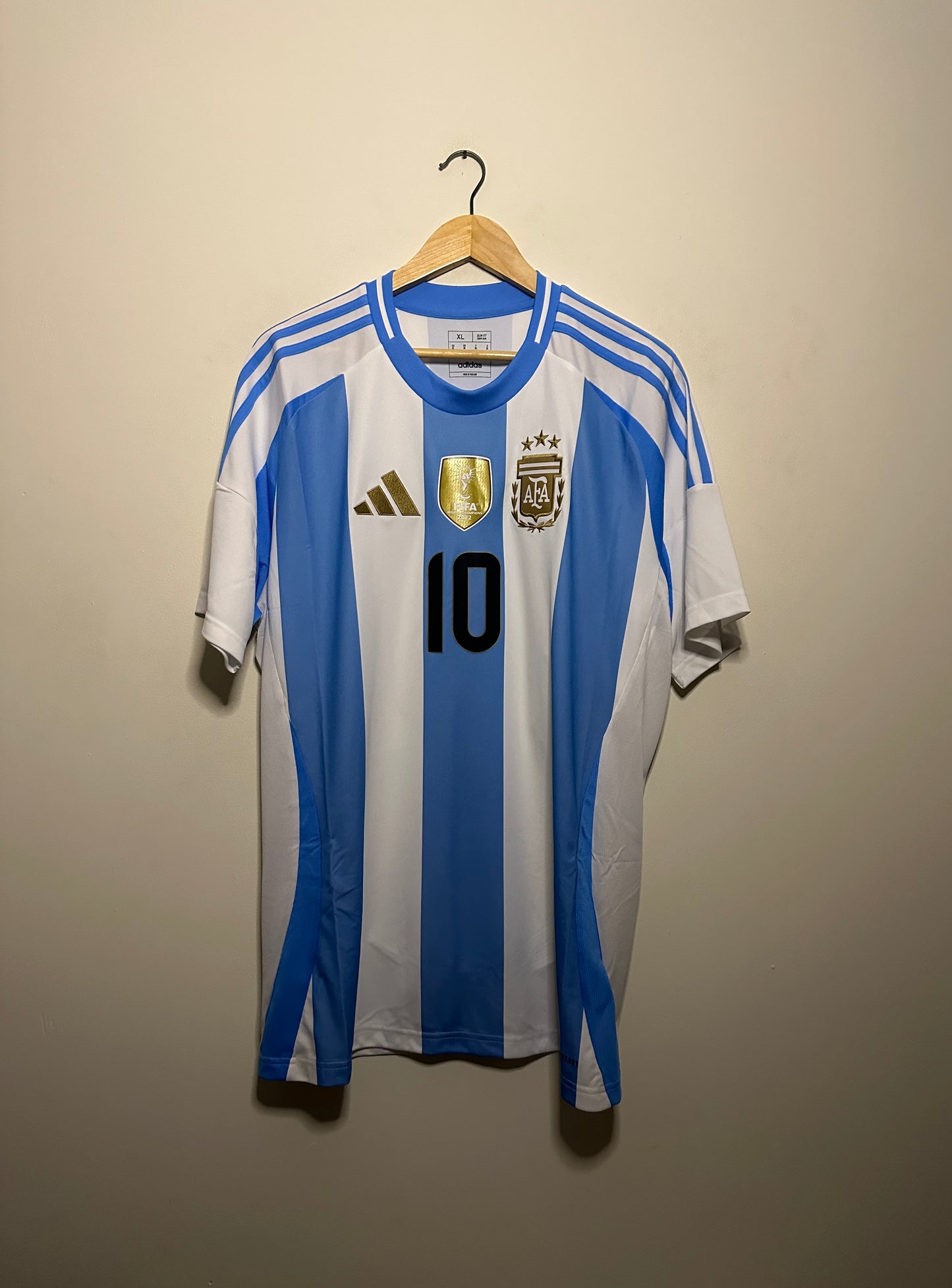 Lionel Messi Argentina 2024 home football shirt (XL)