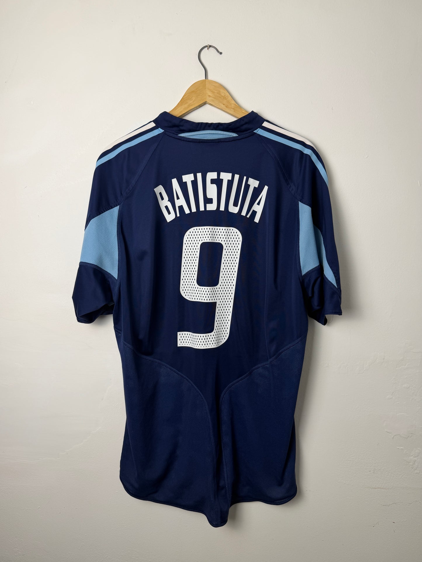 Gabriel Batistuta Argentina 2004 away football shirt (XL)