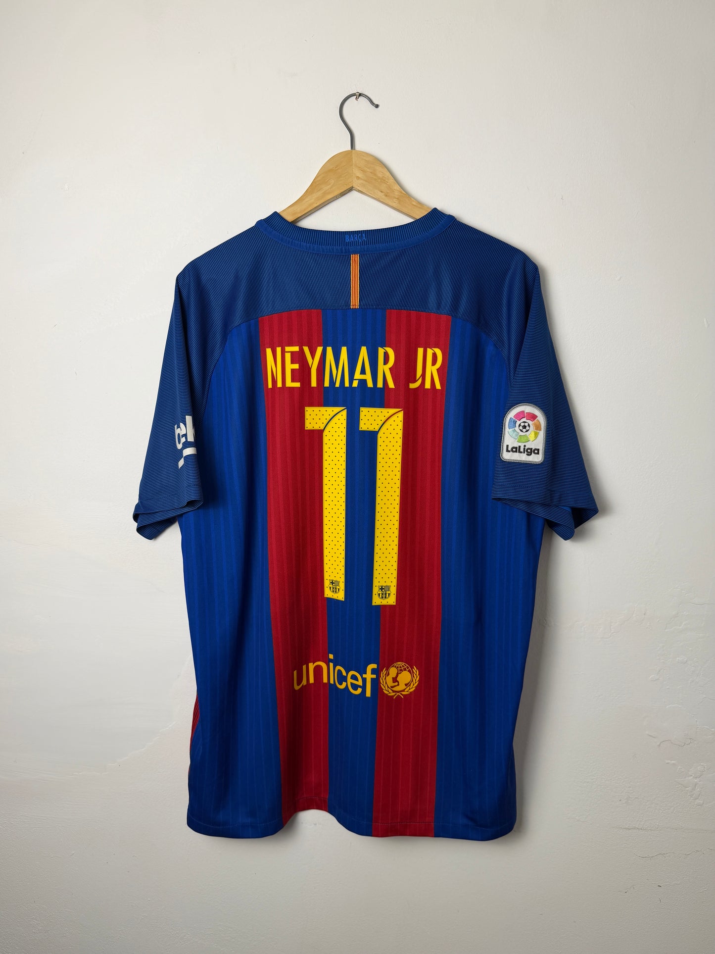 Neymar JR FC Barcelona 2016-17 home football shirt (XL)