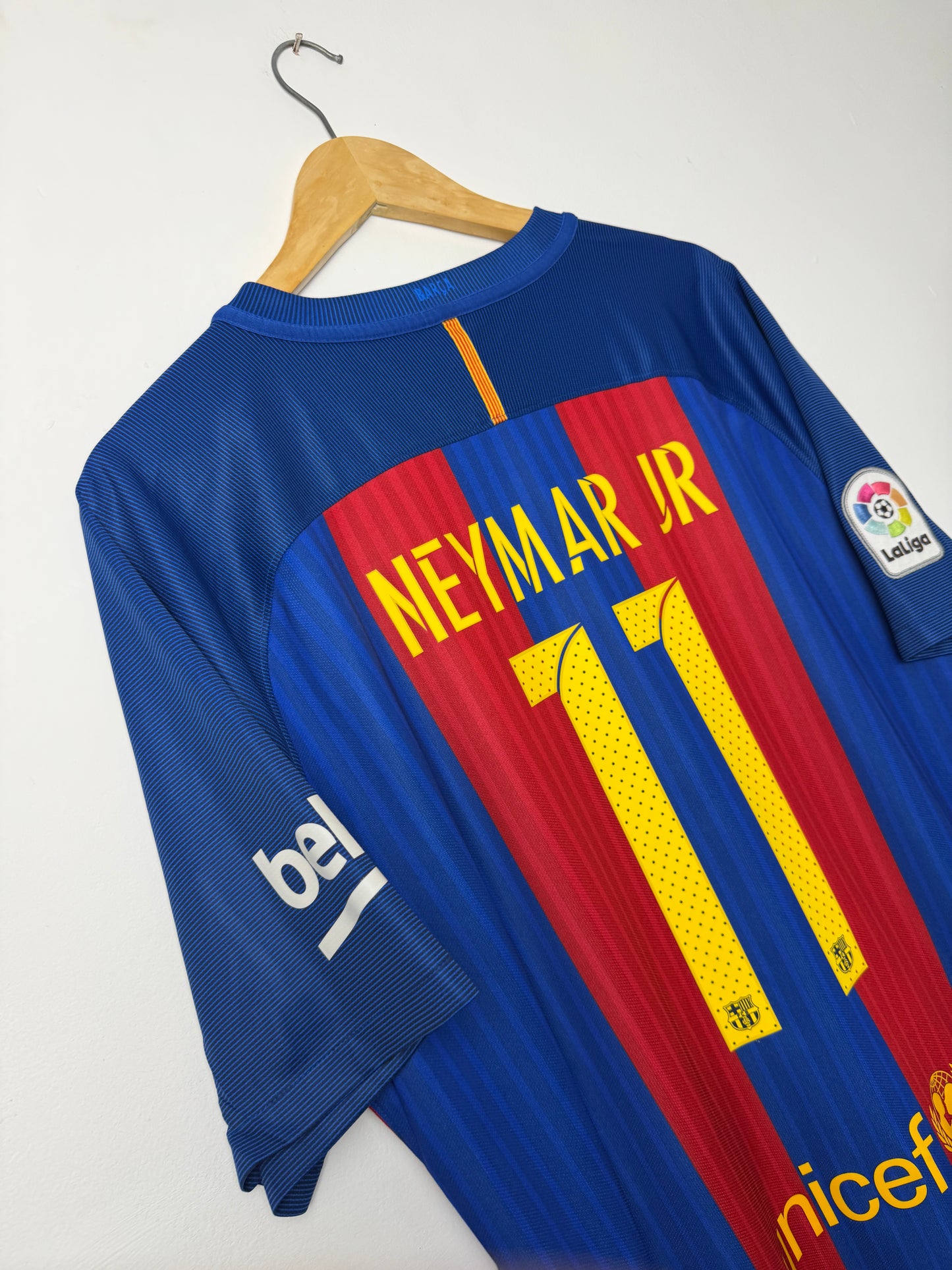 Neymar JR FC Barcelona 2016-17 home football shirt (XL)
