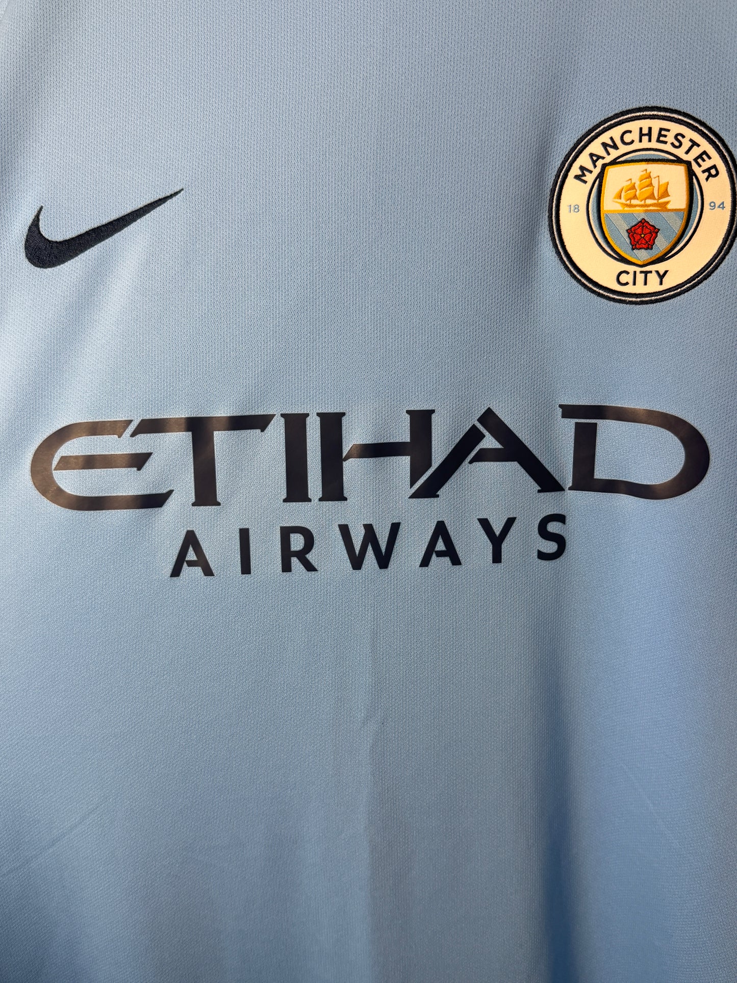 Sergio Aguero Manchester City FC 2017-18 home football shirt (XL)