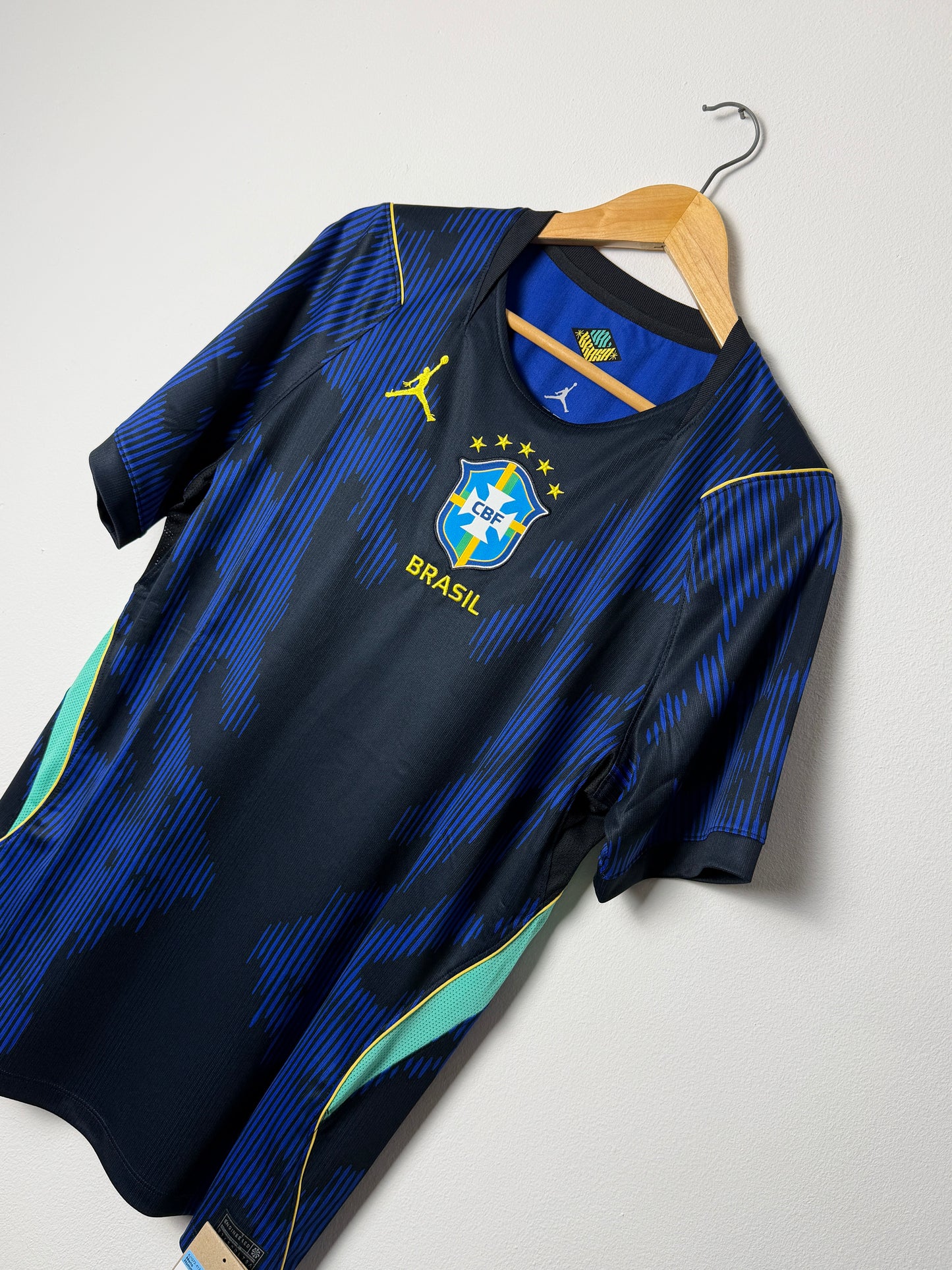 Brazil 2026 World Cup away football shirt (M)