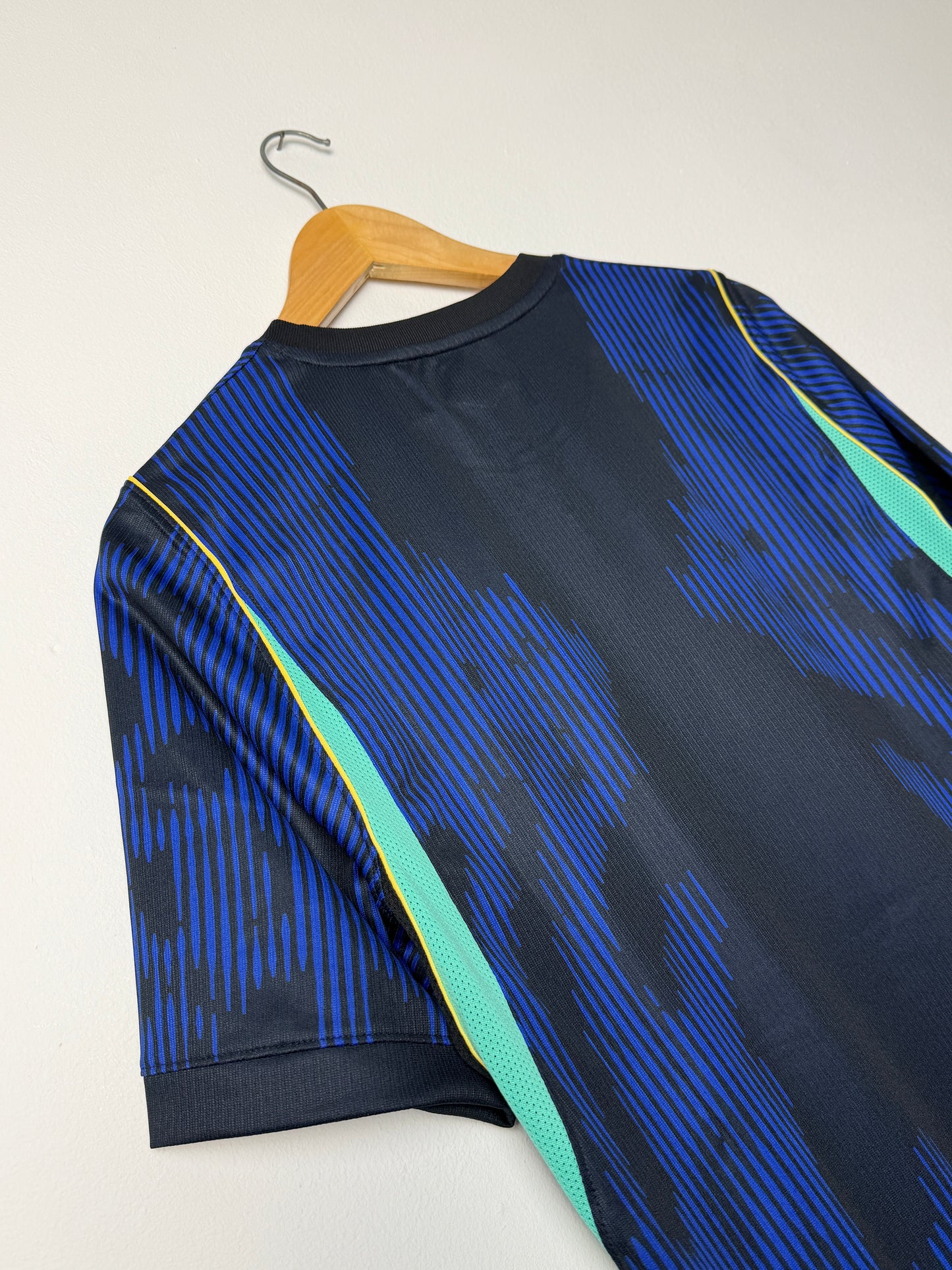 Brazil 2026 World Cup away football shirt (M)