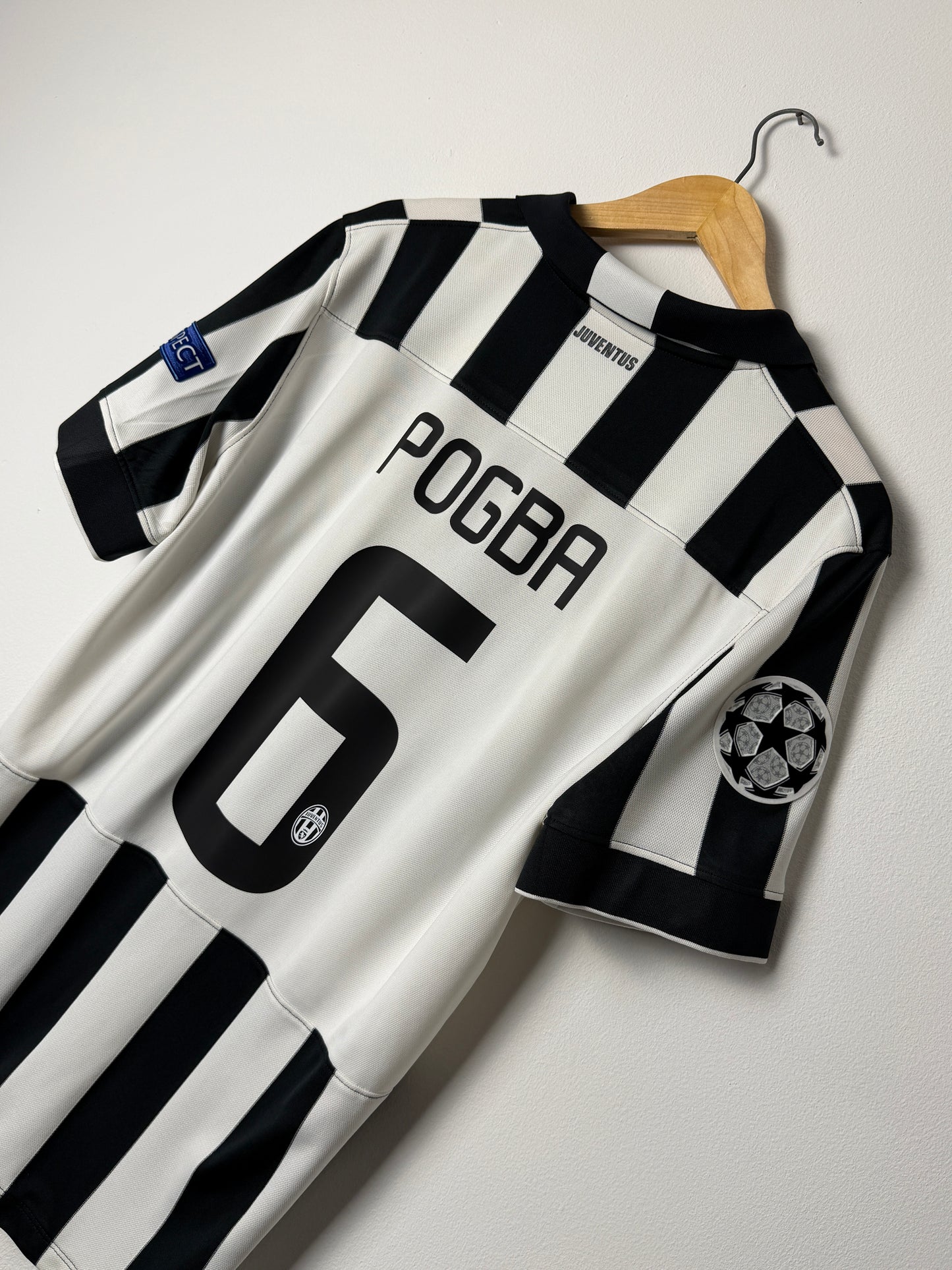 Paul Pogba Juventus FC 2014-15 home football shirt (L)