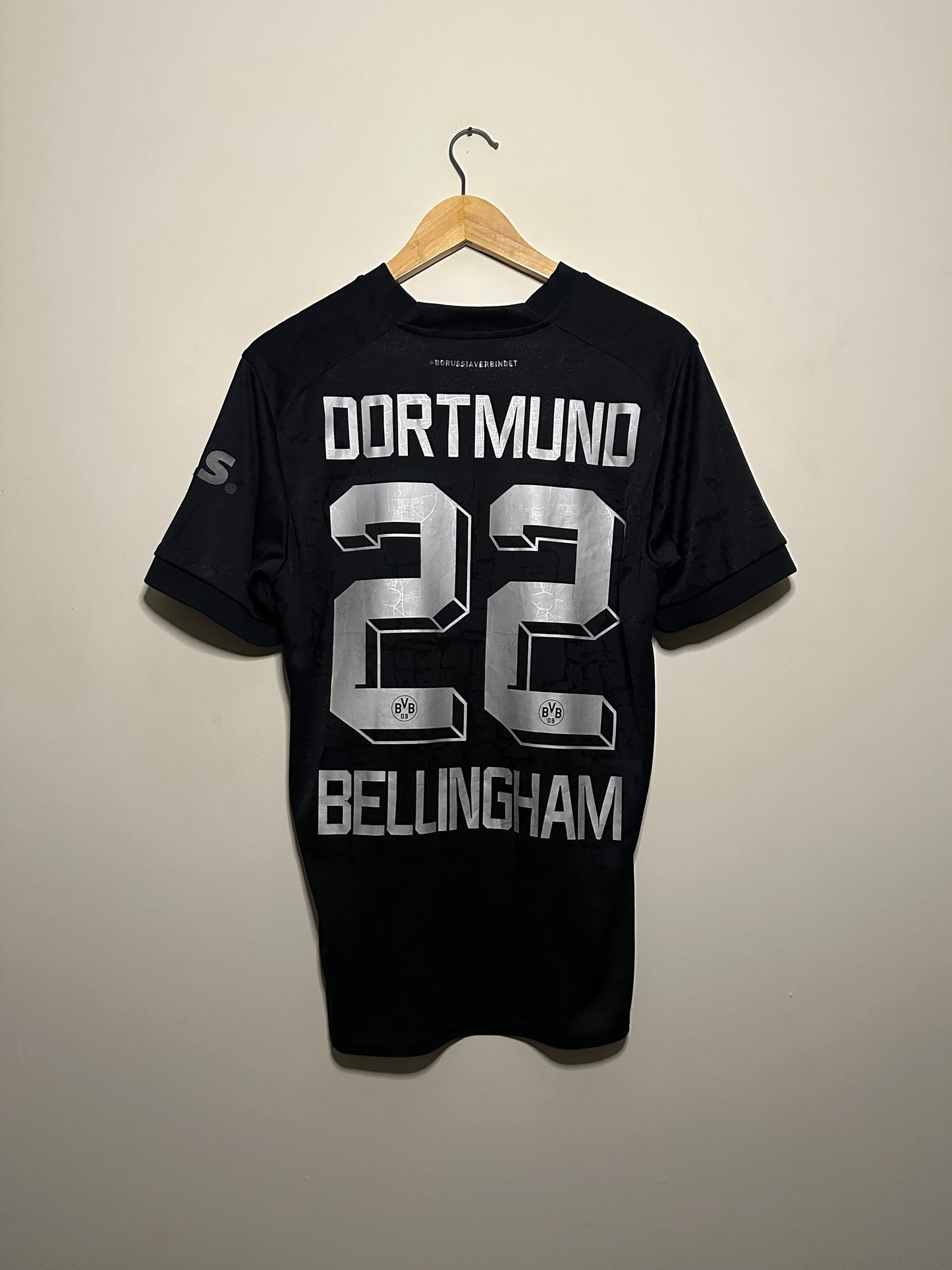 Jude Bellingham Borussia Dortmund 2022-23 special edition football shirt (M)